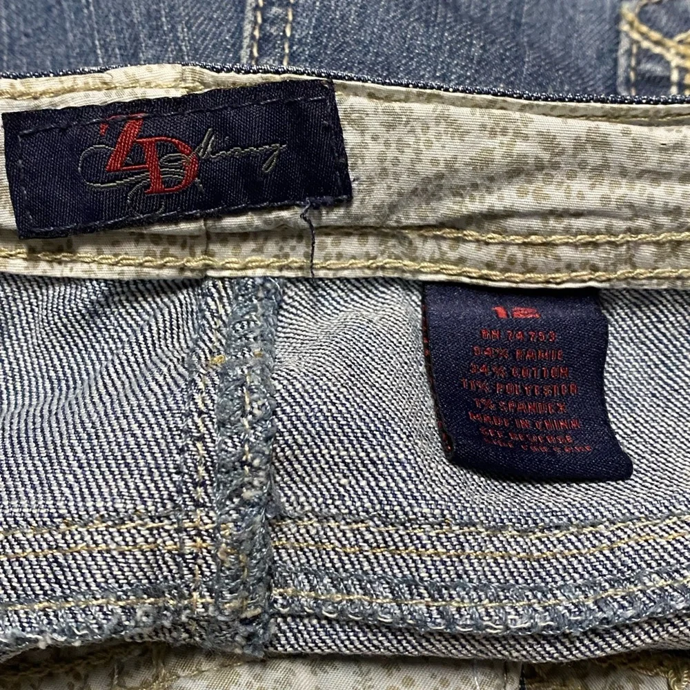 Jean Shorts Women’s 12 Blue Medium Wash Denim Casual Mid Rise Five Pocket Bottom